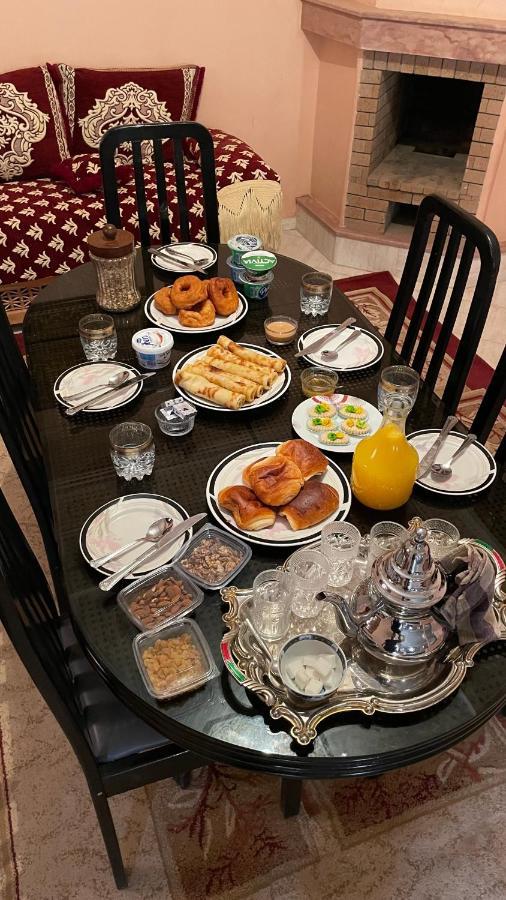 Maison De Ville Agreable Avec Un Patio Marocain Ouarzazate Exterior photo